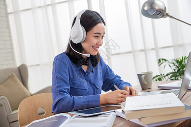 偷窥狂 推荐视频