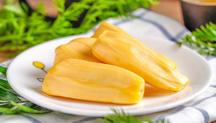 互换人生后，小小姐被全家宠上天 推荐视频