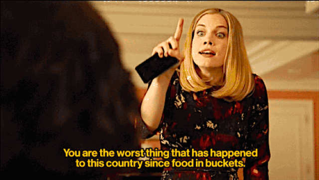 五旬老太整顿家门 推荐视频