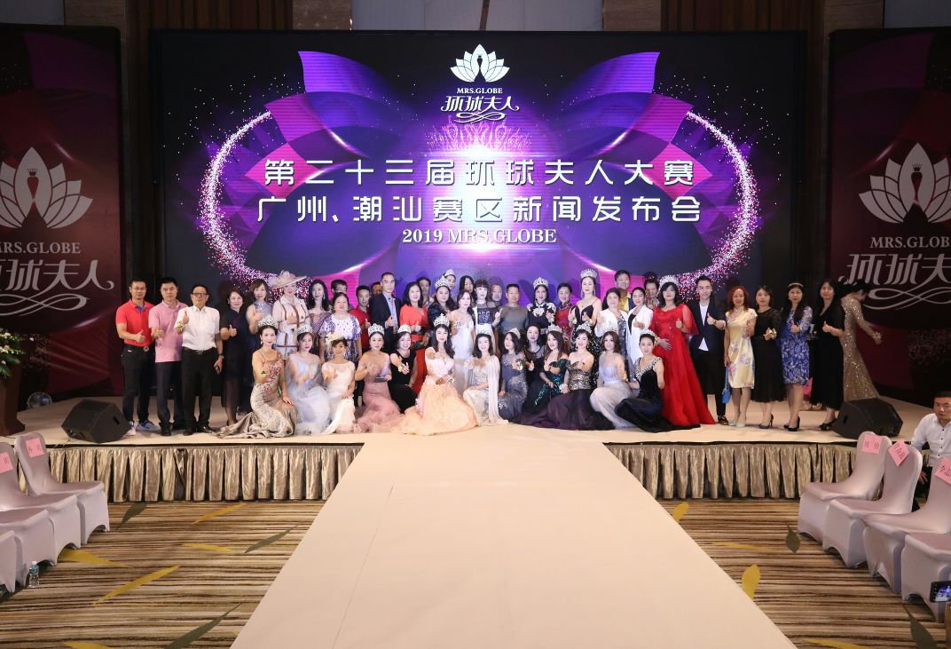 假面骑士极狐：4位王者与黑狐 推荐视频