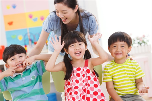 名侦探柯南：瞳孔中的暗杀者 推荐视频