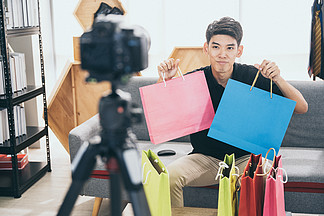 夏夜迷城 推荐视频