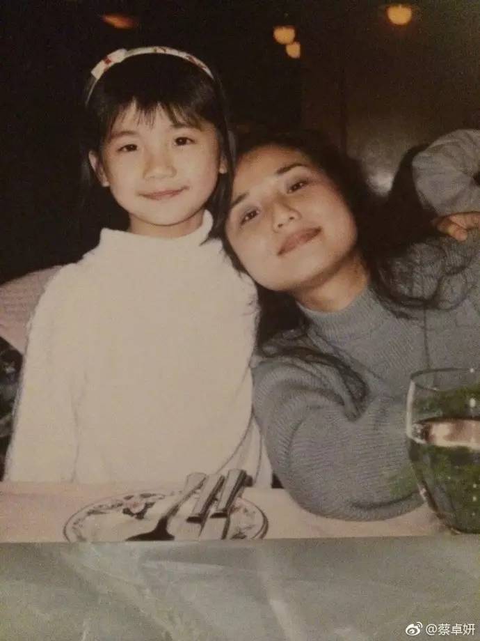 互换灵魂，奶奶带我乘风破浪 视频主图