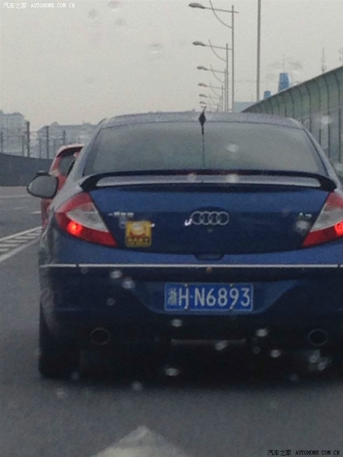 TOBOT： 机器人军团的攻击