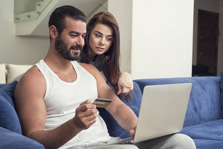 偶滴神啊 视频主图