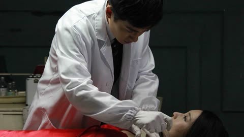 伦敦上空的鹰 推荐视频