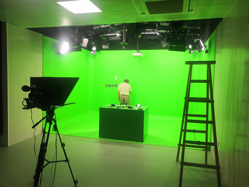 厄夜邂逅 推荐视频